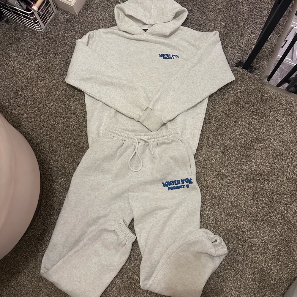 White fox set